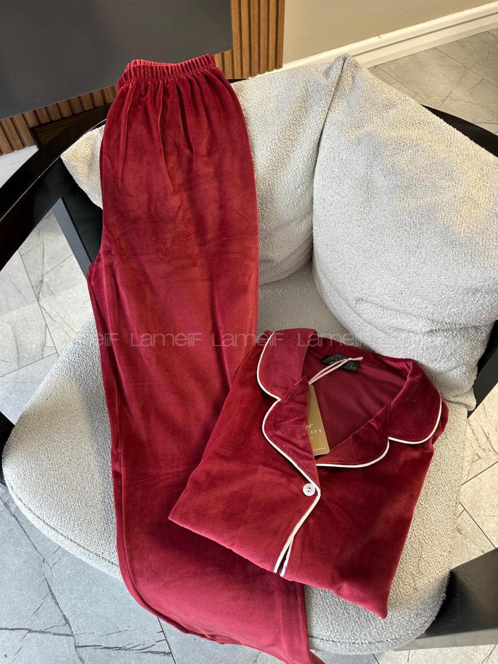 Lamelif Beyaz Çizgili Lüx Kadife Kumaş Pijama Takım Seti