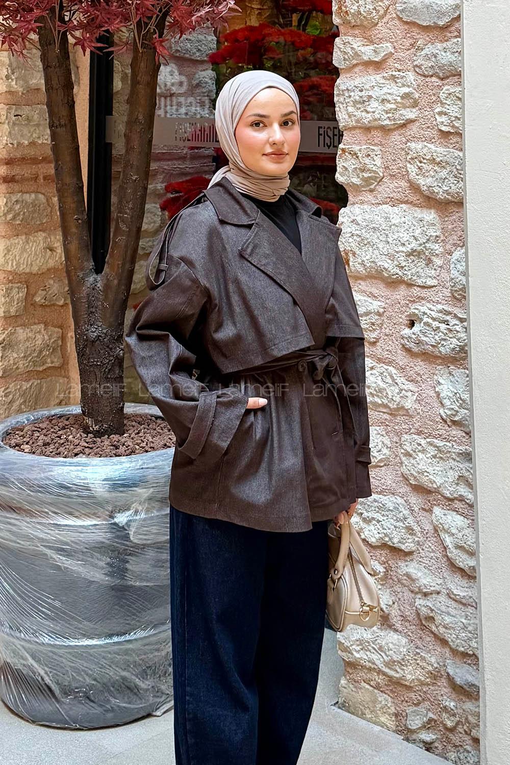 Lamelif Aller Detaylı Pelerinli Kısa Trençkot Acı Kahve