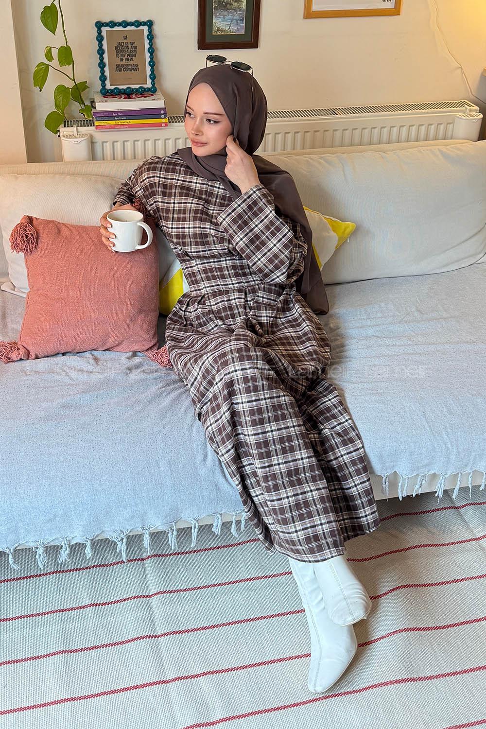 Lamelif Bağlama Detaylı Ekose Elbise Kahverengi