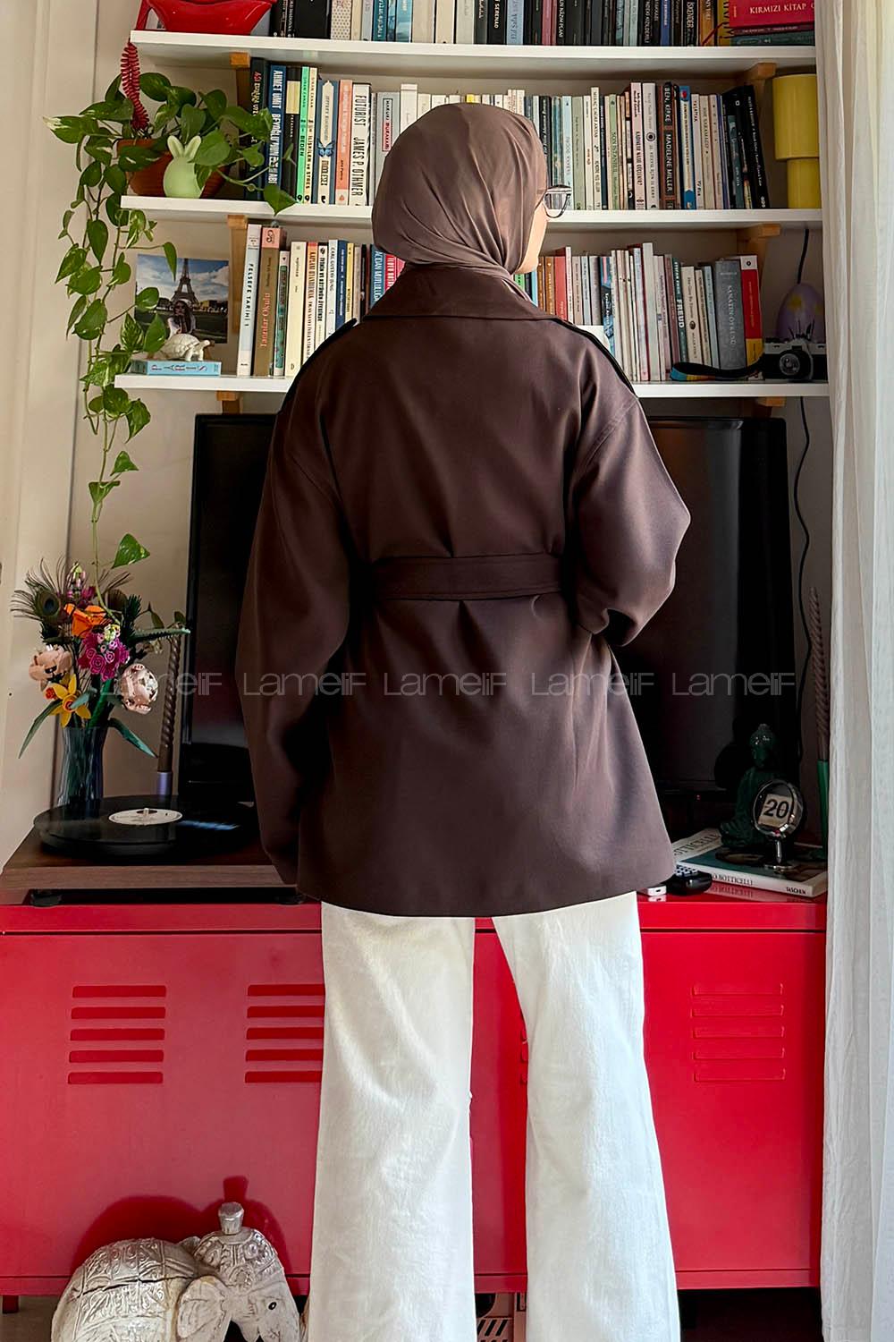 Lamelif Bağlama Detaylı Omuz Apoletli Trençkot Acı Kahve