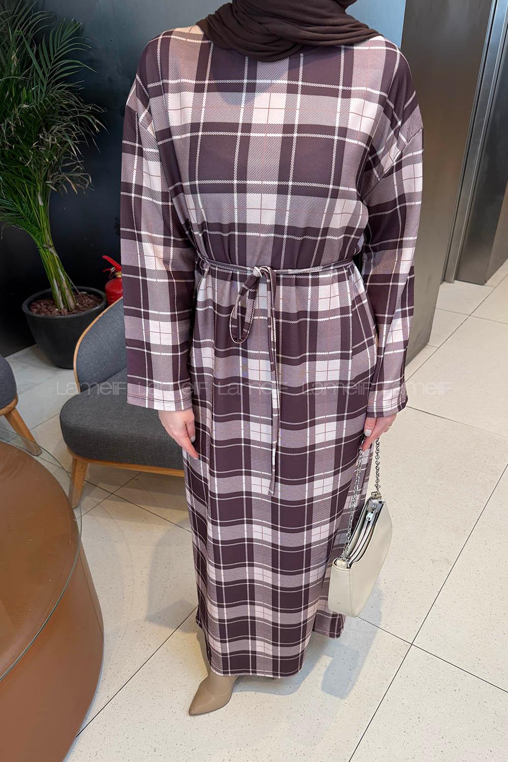 Lamelif Ekose Desen Tesettür Elbise Kahverengi-Bej