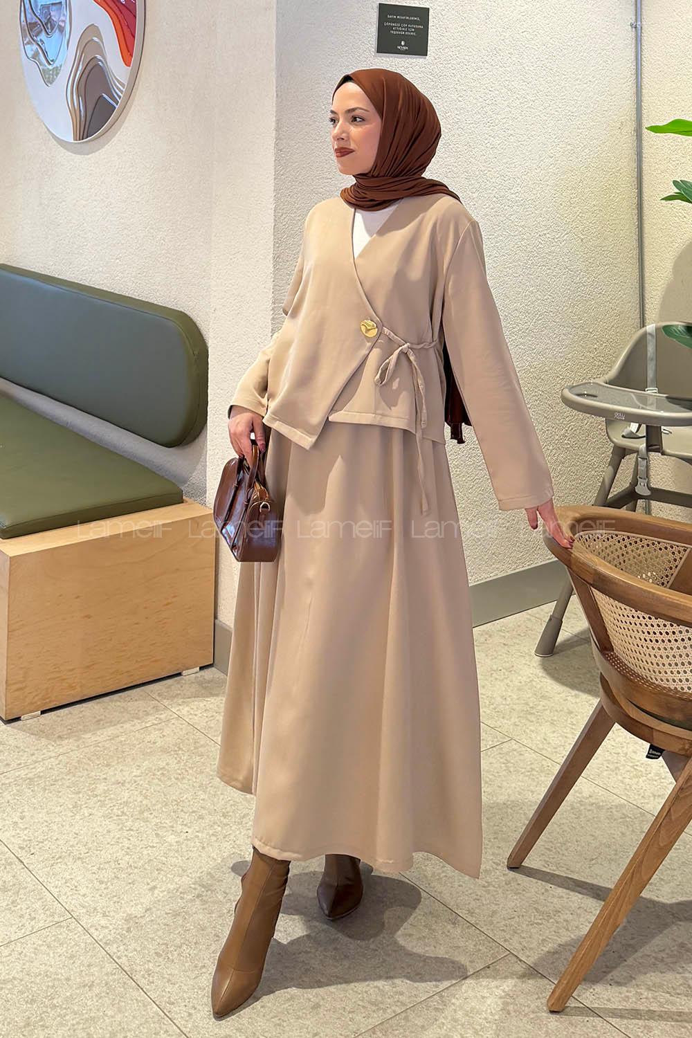 Lamelif Yan Bağlama Detaylı Etekli Takım Bej