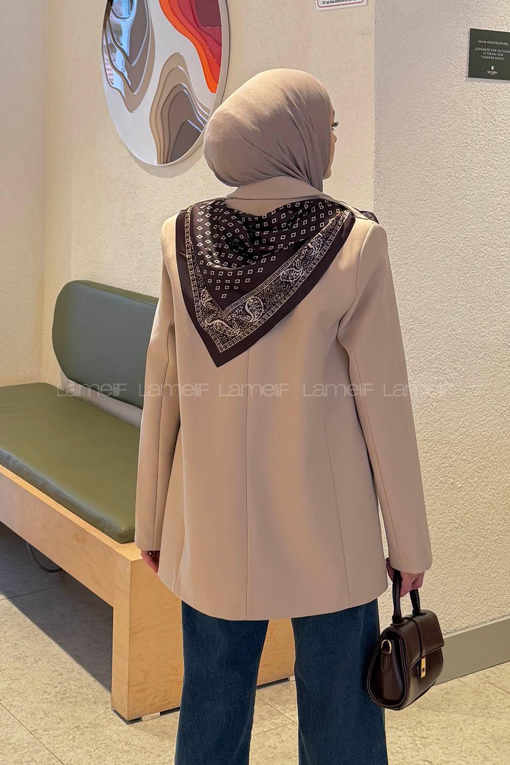 Lamelif Fular Detaylı Blazer Ceket Taş Rengi