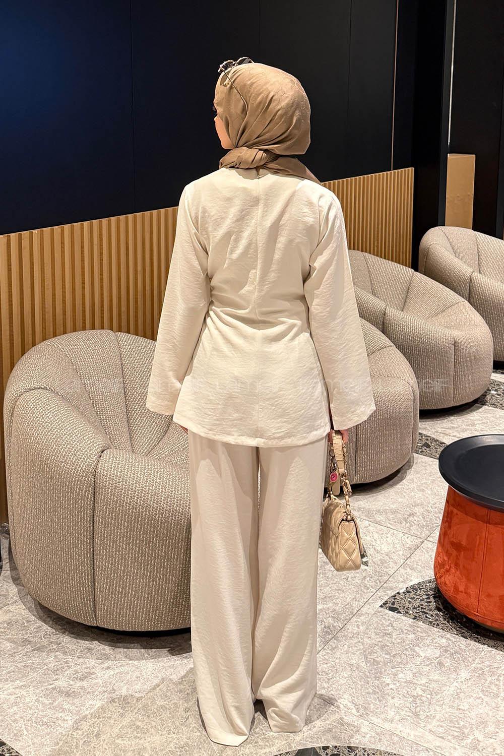 Stone Crew Neck Long Arm Crepe Fabric Regular Trousers Comfortable Suit