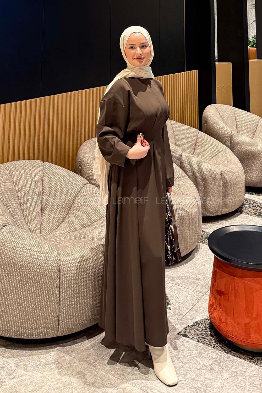 Lamelif Aksesuar Detaylı Tesettür Elbise Acı Kahve