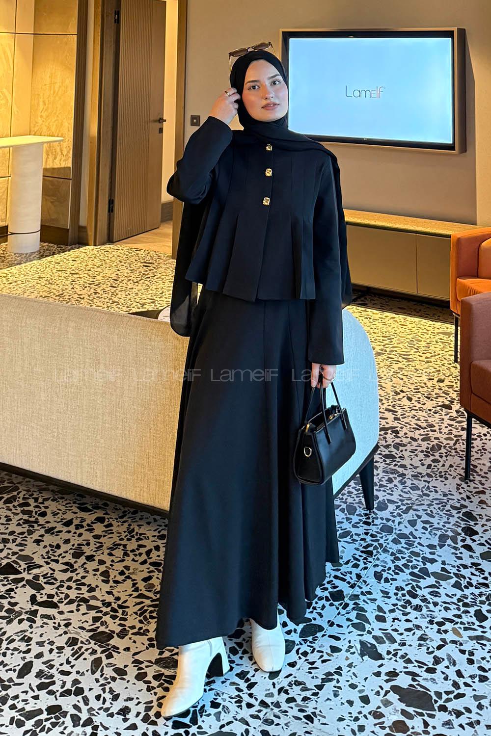 Black Crew Neck Long Arm Polyester Pleated Suit