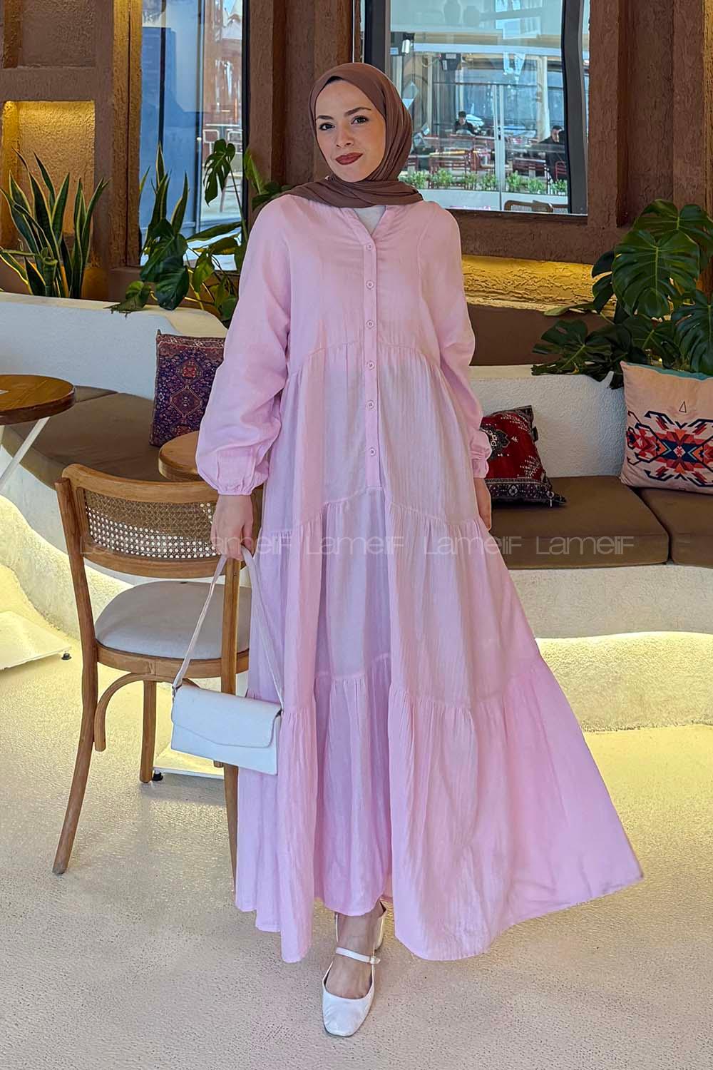 Lamelif Ön Yarım Düğme Detaylı Müslin Kumaş Tesettür Elbise Pembe