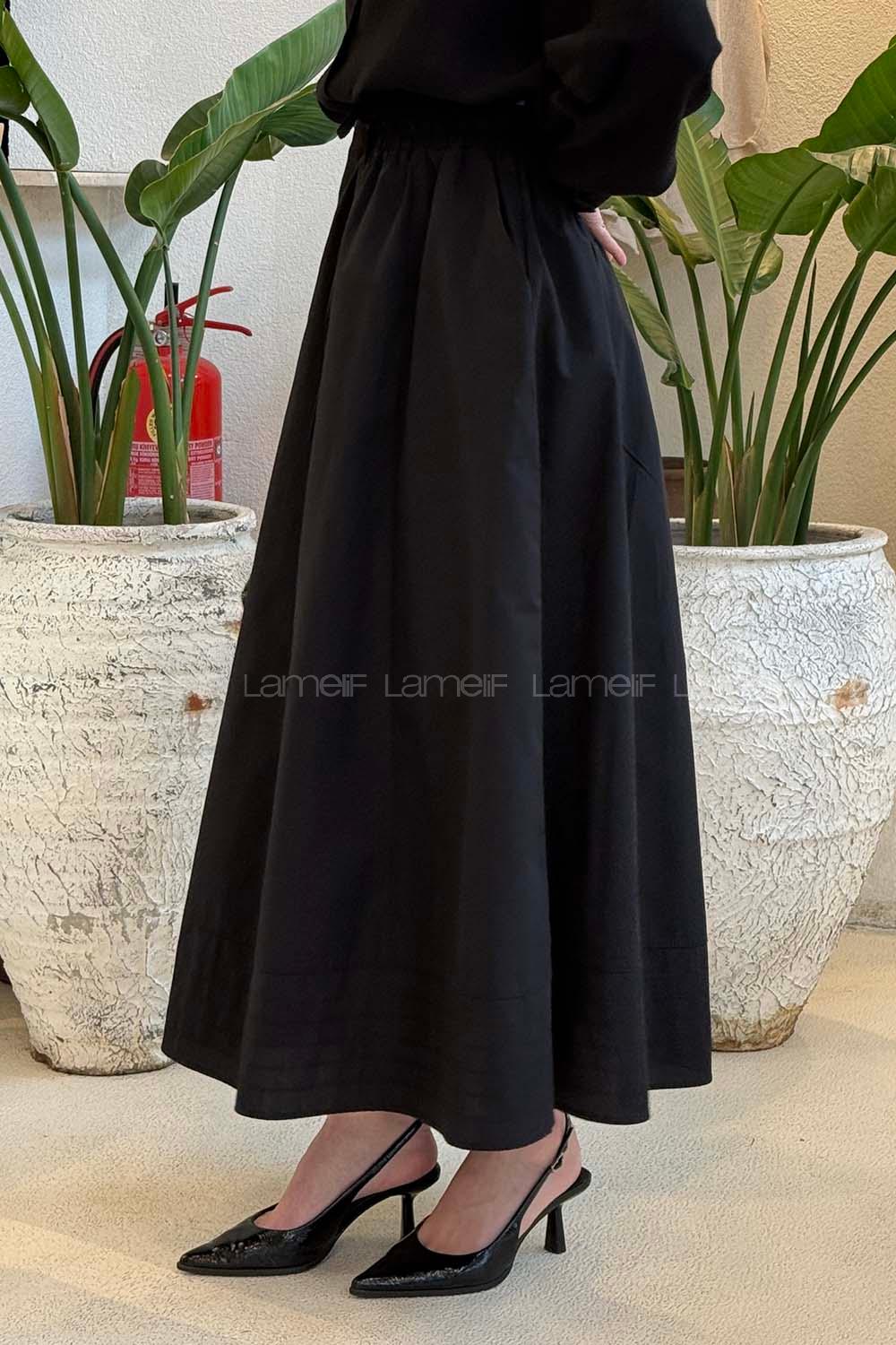 Black Poplin Fabric Flare Skirt