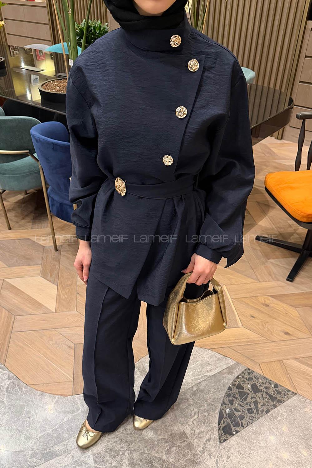 Lamelif Bağlama Detaylı Gold Düğmeli Takım Lacivert