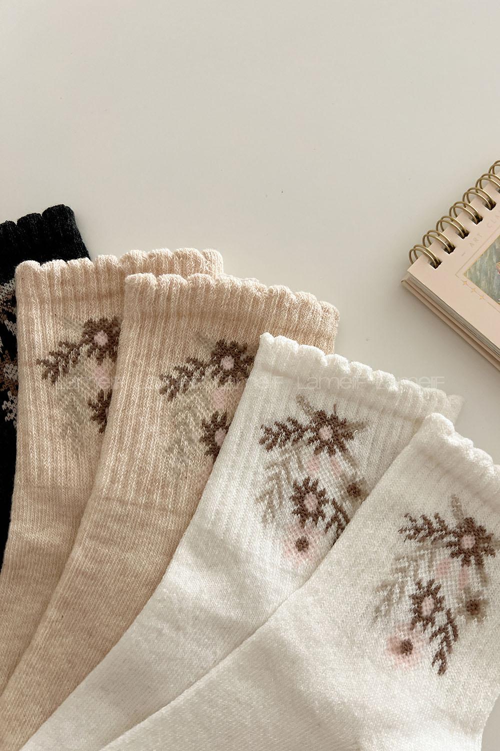 Lamelif 4lü Çiçek Motif Çorap