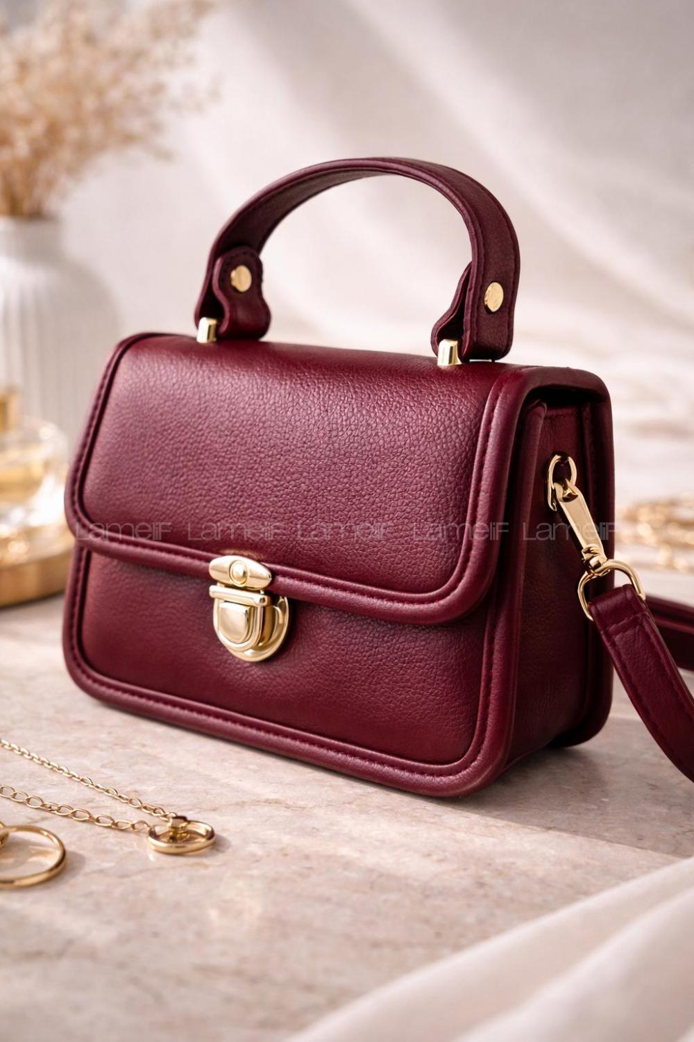 Lamelif Velza Kilit Toka Detaylı Şık  Çanta Bordo