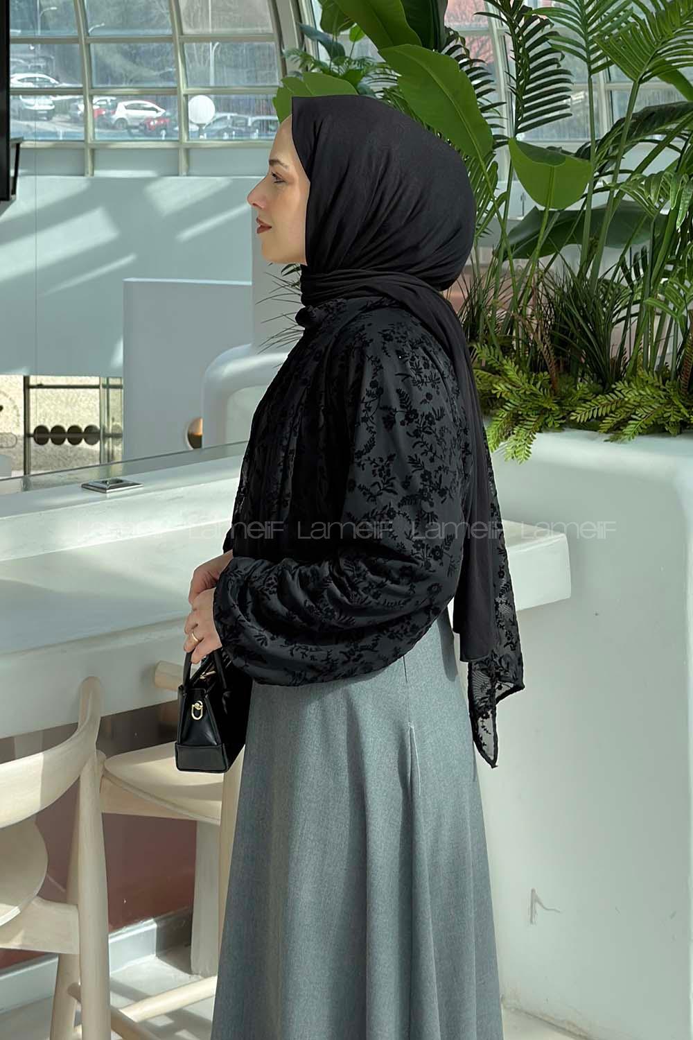 Lamelif Çiçek Baskılı Bluz Siyah