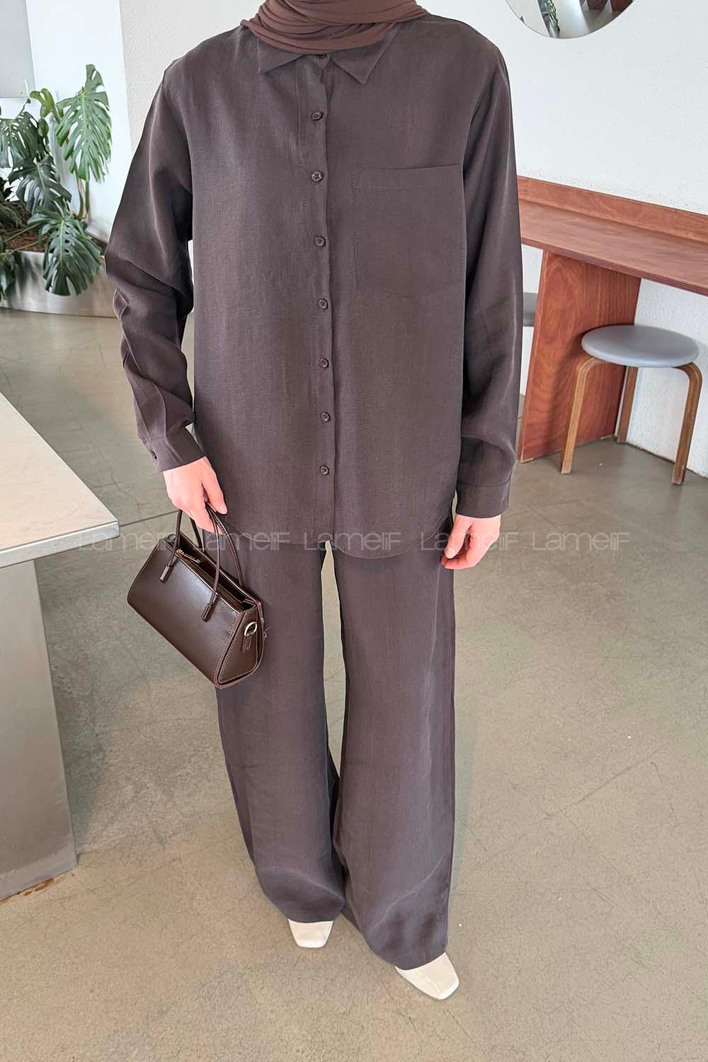 Lamelif Yaka Cepli Takım Koyu Kahverengi