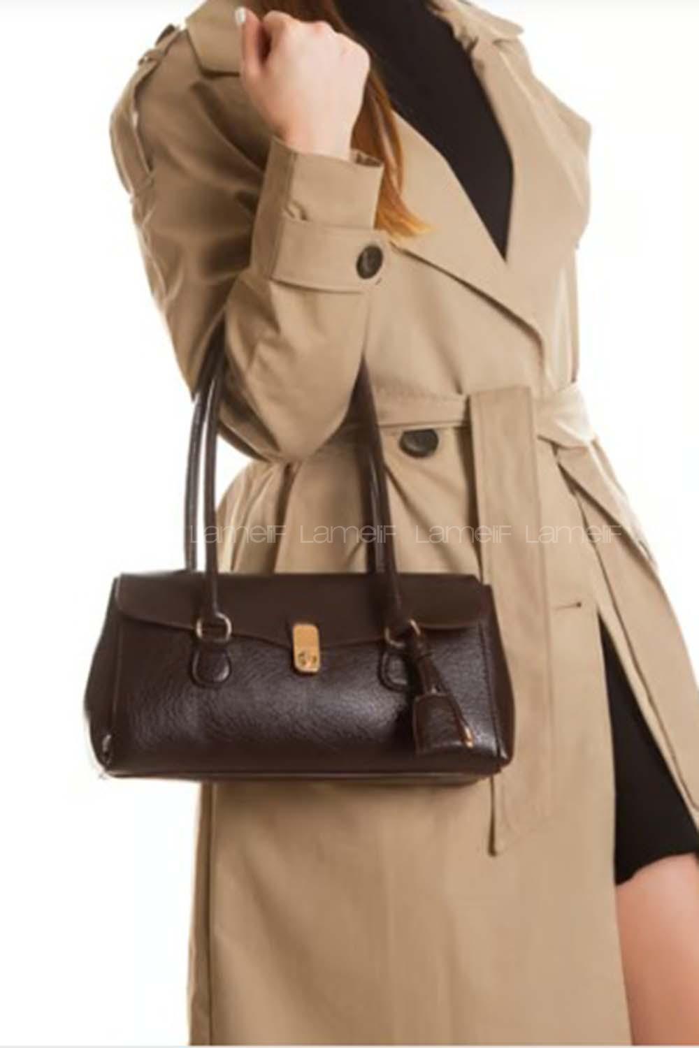 Lamelif Tokalı Deri Charmlı Yatay Klasik Omuz Çantası Acı Kahve