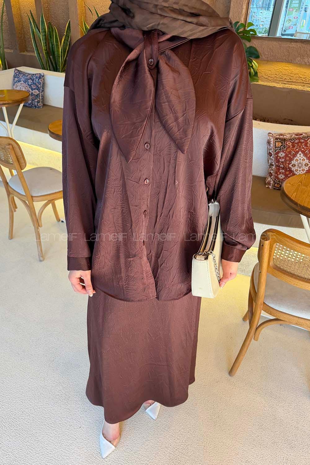 Lamelif Yaka Detaylı Etekli Takım Kahverengi