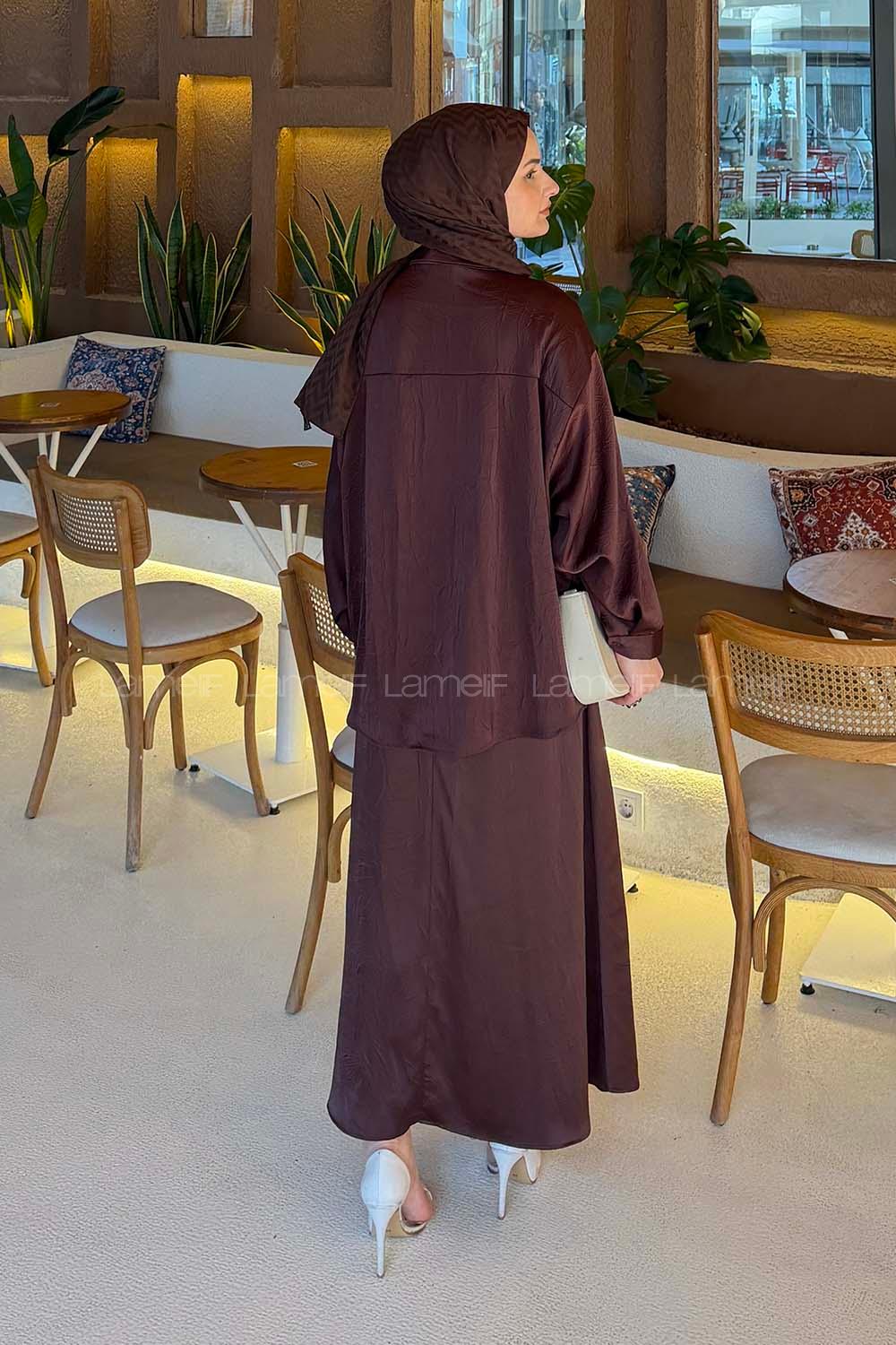 Lamelif Yaka Detaylı Etekli Takım Kahverengi