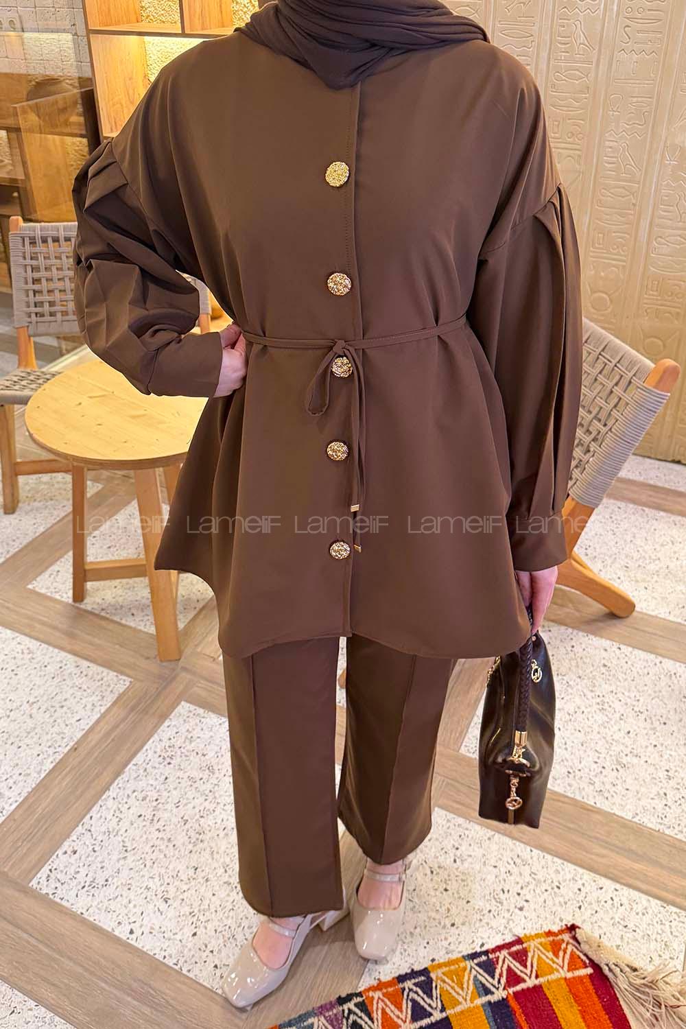 Lamelif Gold Düğme Detaylı Pantolonlu Takım Açık Kahverengi