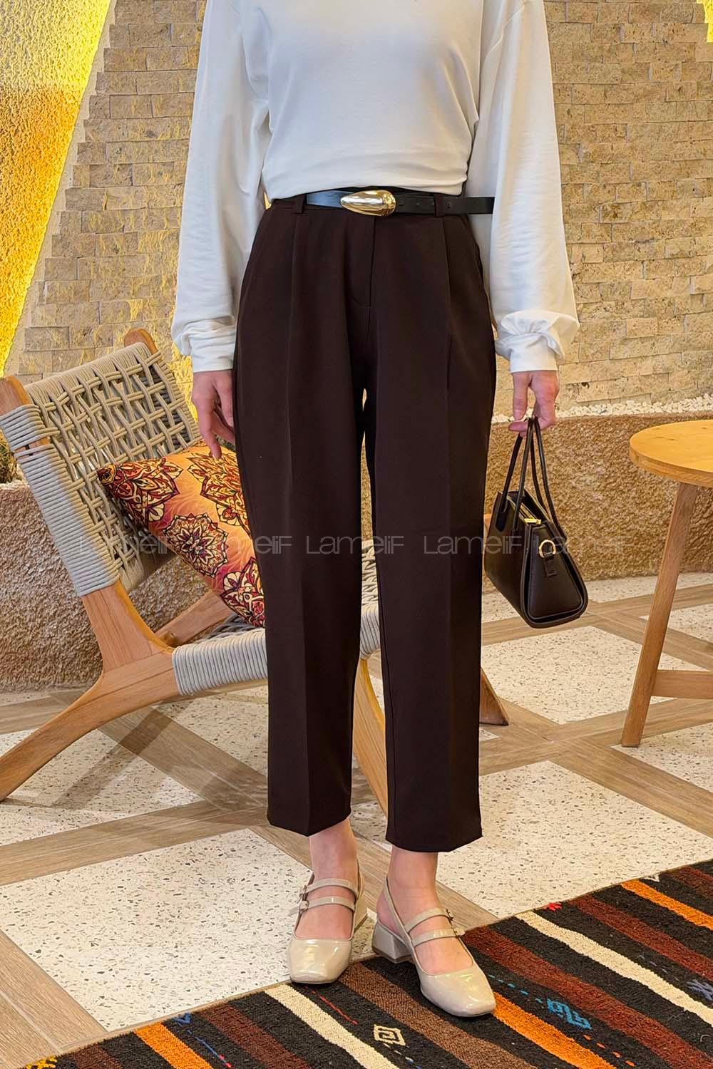 Lamelif Kemer Detaylı Havuç Pantolon Acı Kahve