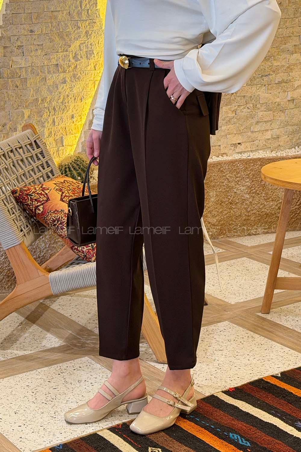 Lamelif Kemer Detaylı Havuç Pantolon Acı Kahve