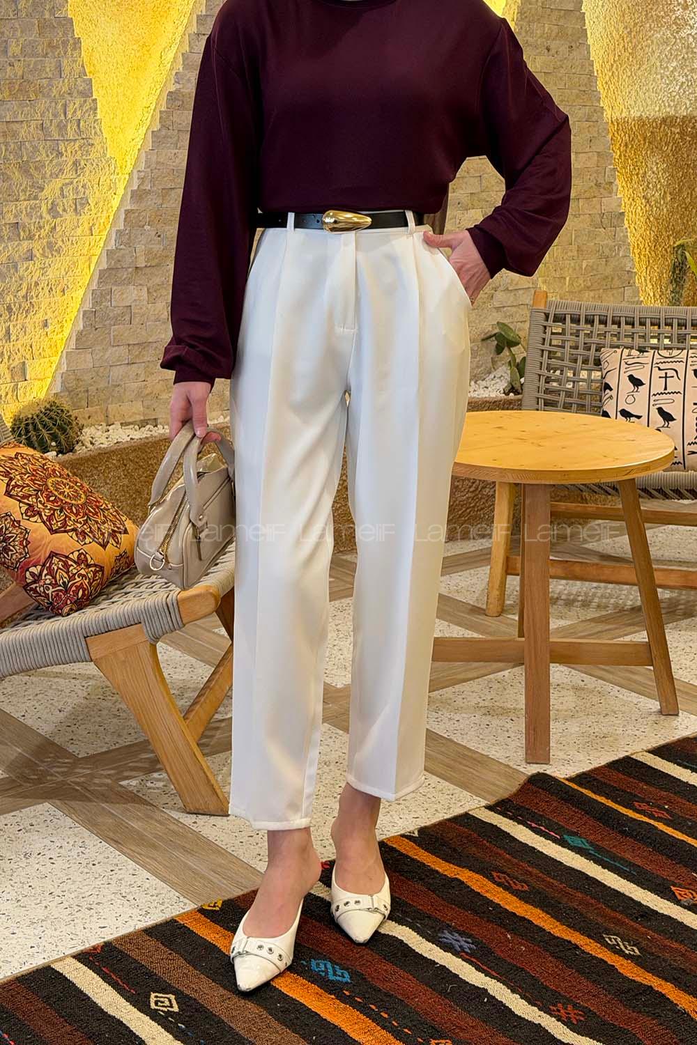Lamelif Kemer Detaylı Havuç Pantolon Beyaz