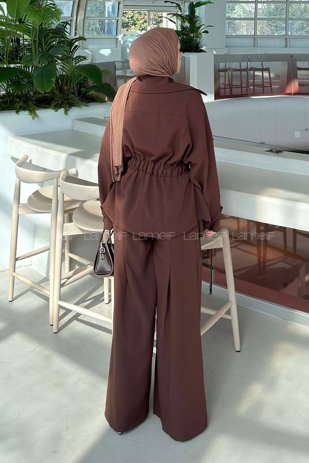 Lamelif Büyük Yaka Detaylı Pantolonlu Takım Kahverengi