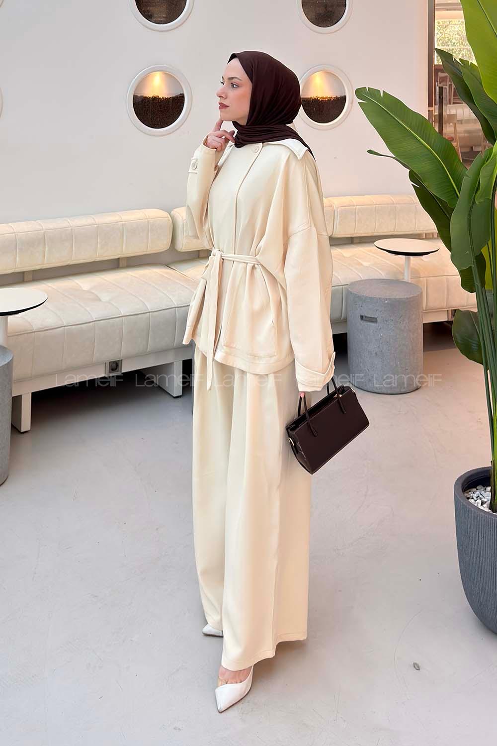 Lamelif Büyük Yaka Detaylı Pantolonlu Takım Krem
