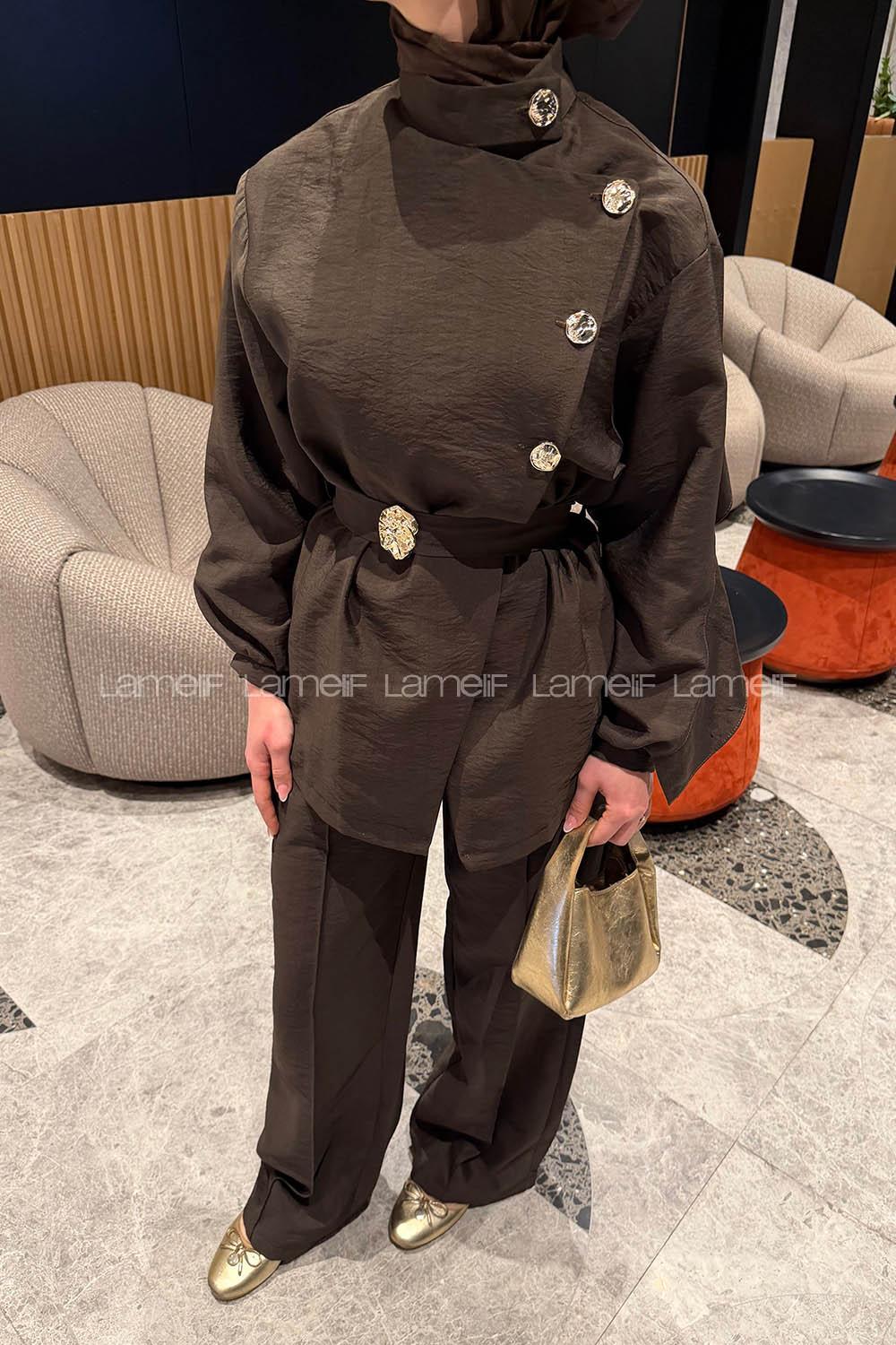 Lamelif Bağlama Detaylı Gold Düğmeli Takım Acı Kahve