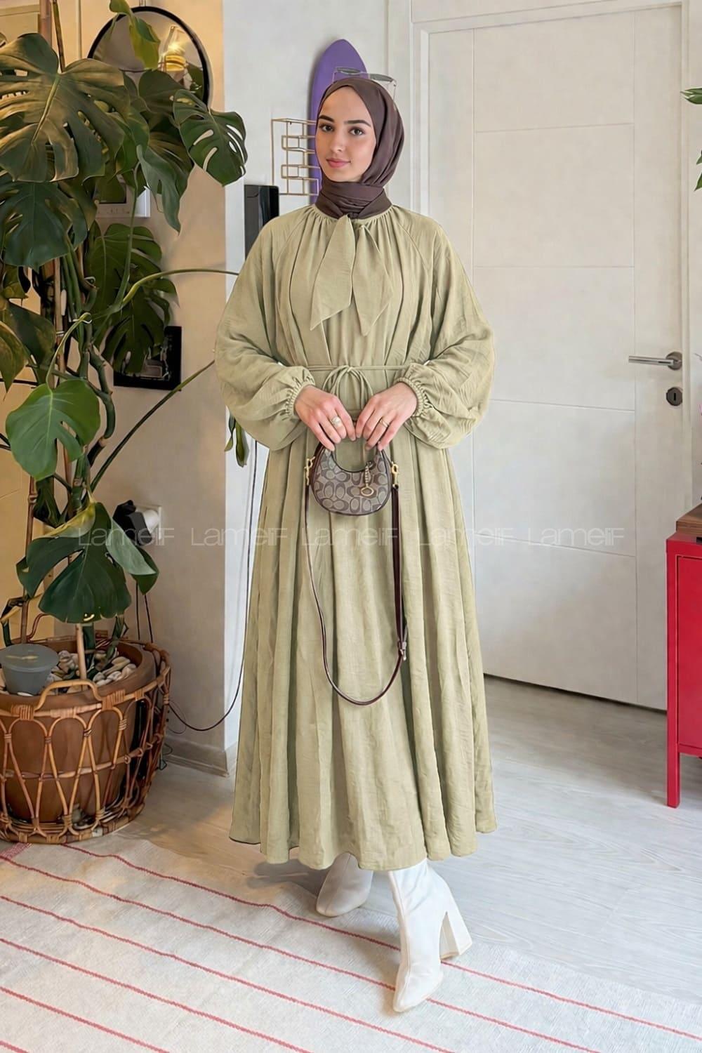 Lamelif Fular Yaka Bağlamalı Tesettür Elbise Yağ Yeşili