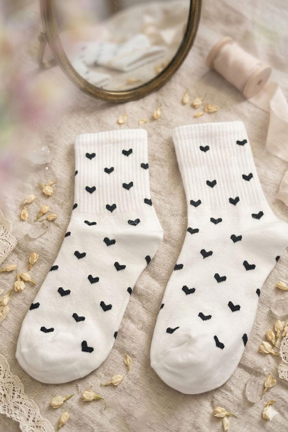 Lamelif Penye Siyah Kalp Kolej Çorap