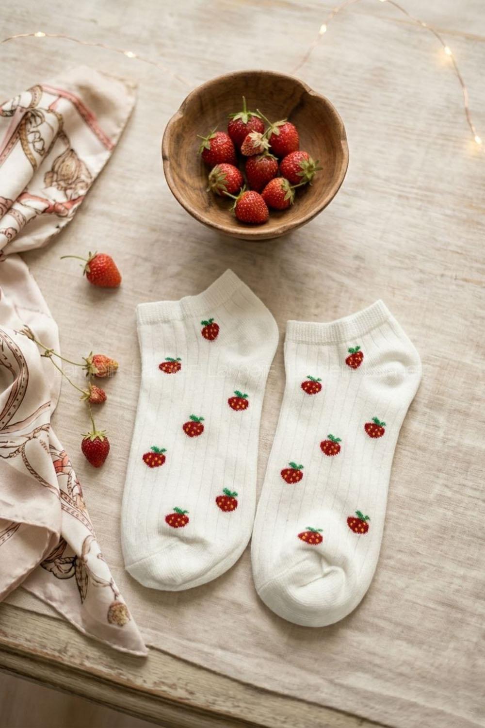Lamelif Yıkamalı Penye Çilek Çorap