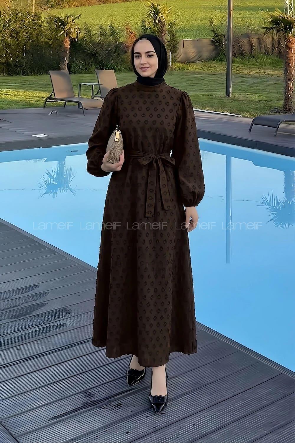 Lamelif Kabartma Nakış İşlemeli Tesettür Elbise Kahverengi