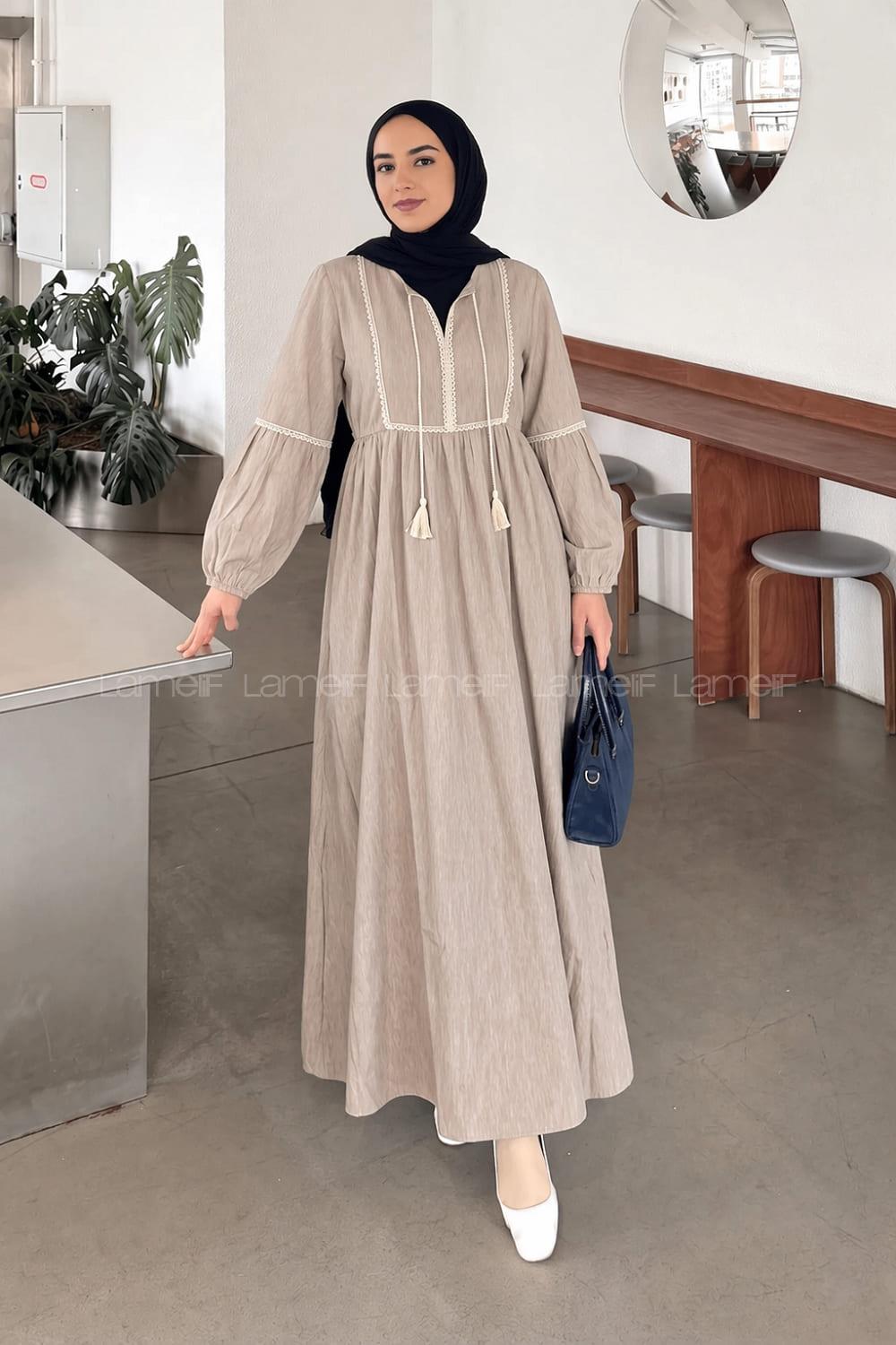 Lamelif Güpür Dantelli Püskül Detaylı Elbise Bej