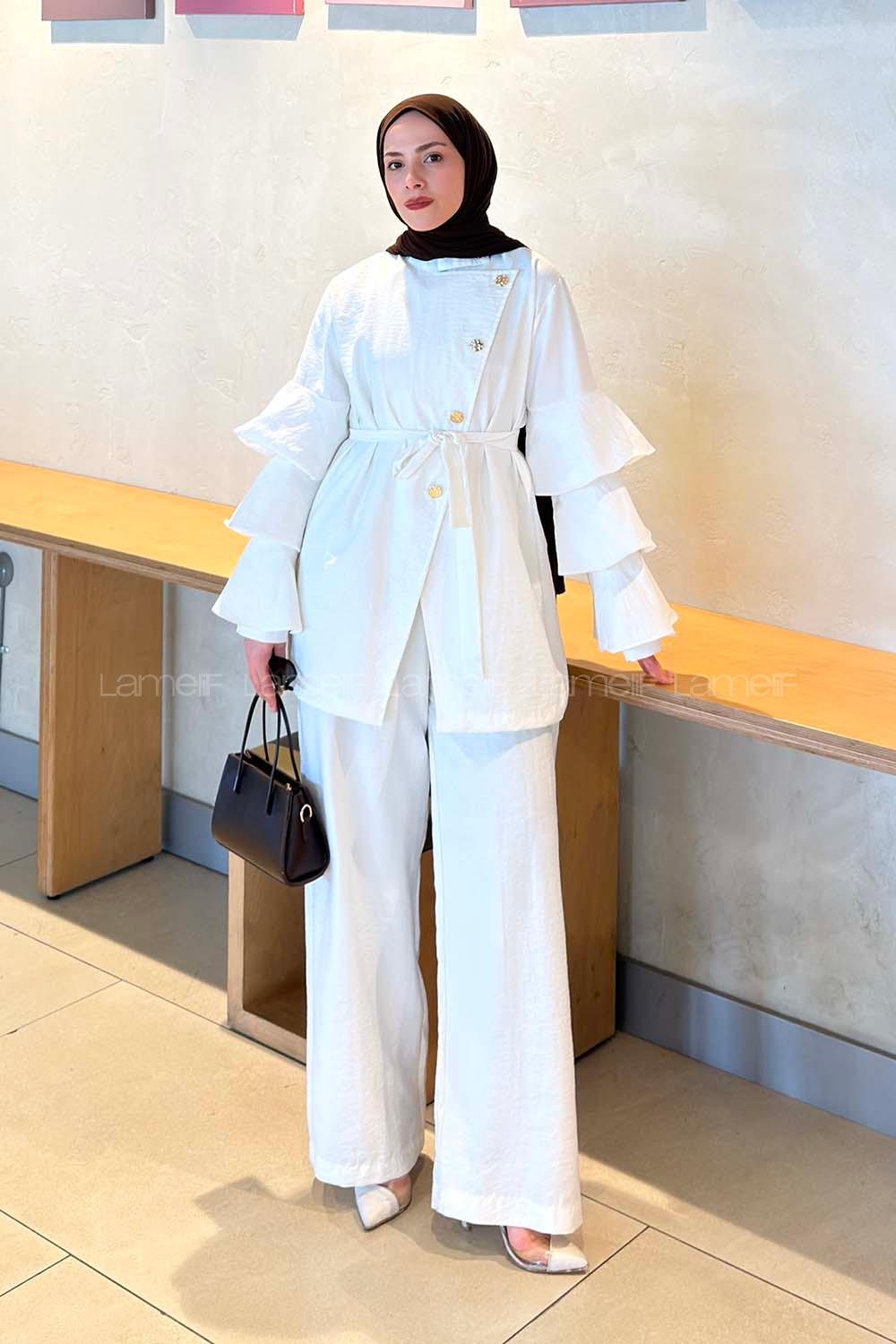 Lamelif Kol Fırfır Detaylı Gold Düğmeli Pantolonlu Takım Ekru