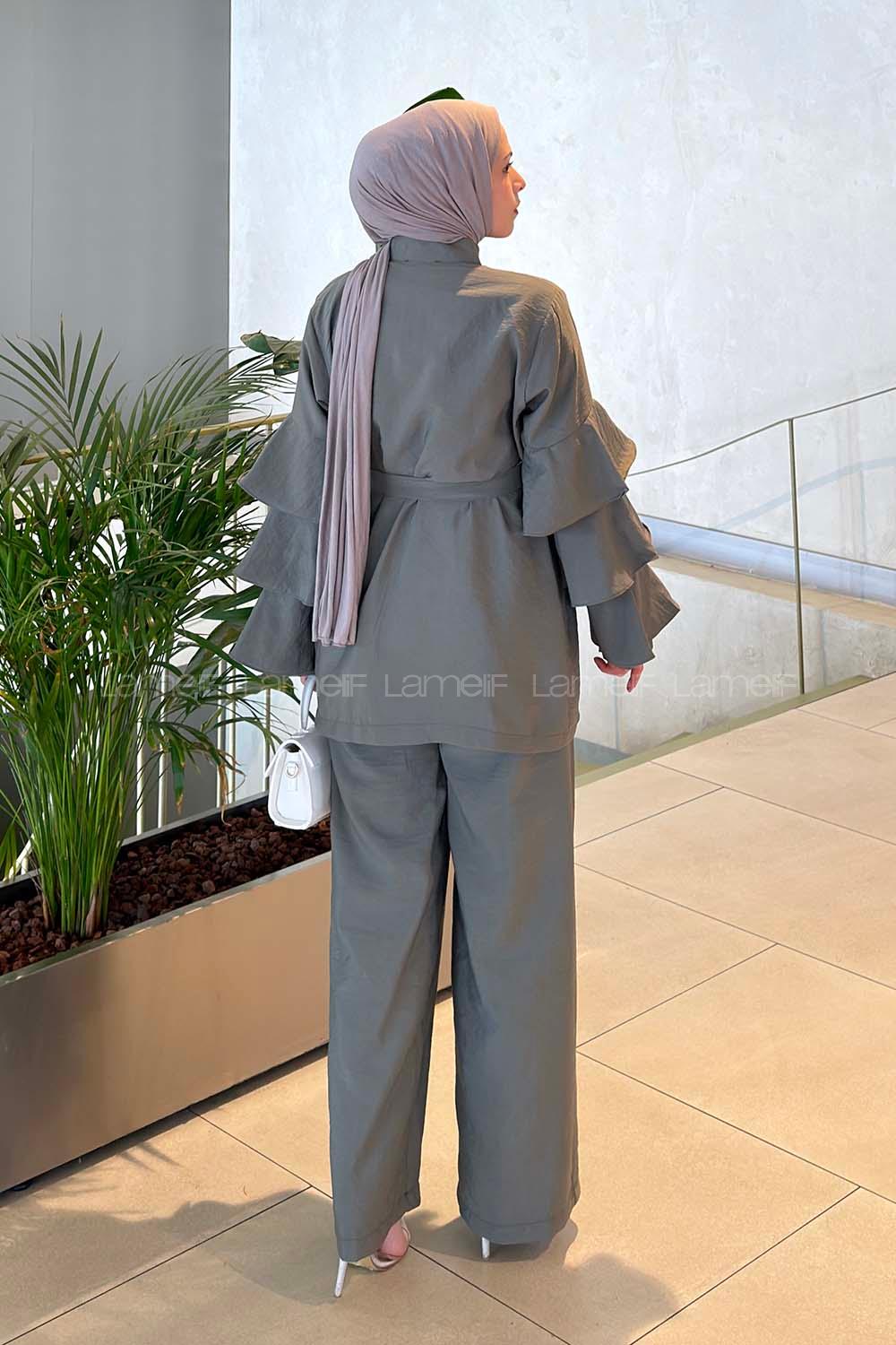 Lamelif Kol Fırfır Detaylı Gold Düğmeli Pantolonlu Takım Haki