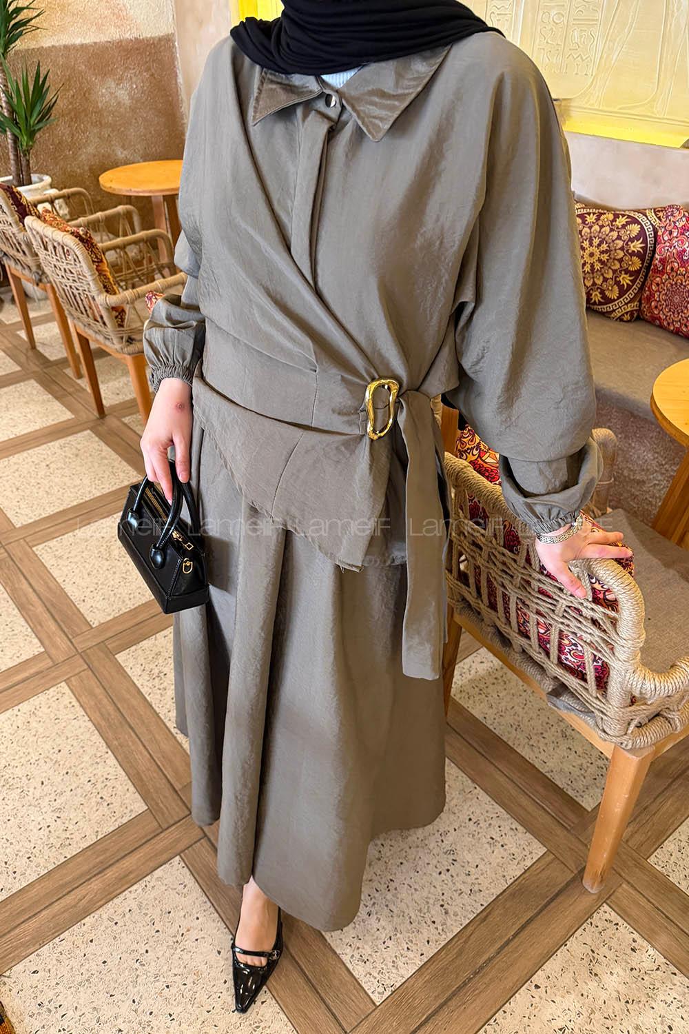 Lamelif Broş Detaylı Etekli Takım Vizonrengi