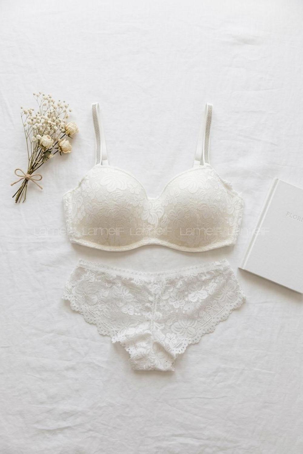 Lamelif Çıkarılabilir Askılı Lotus Takım