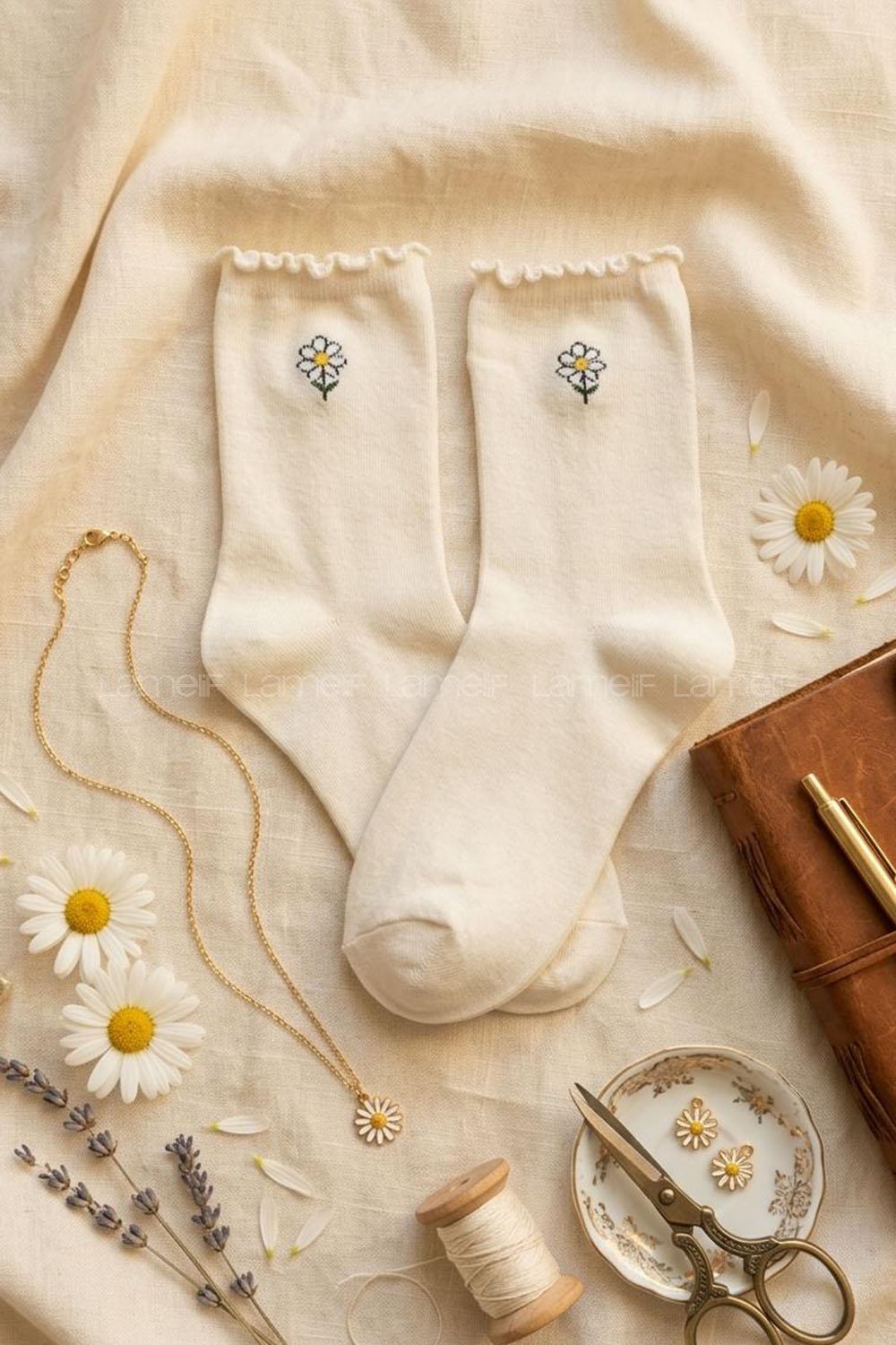 Lamelif Papatya Fırfırlı Kolej Çorap