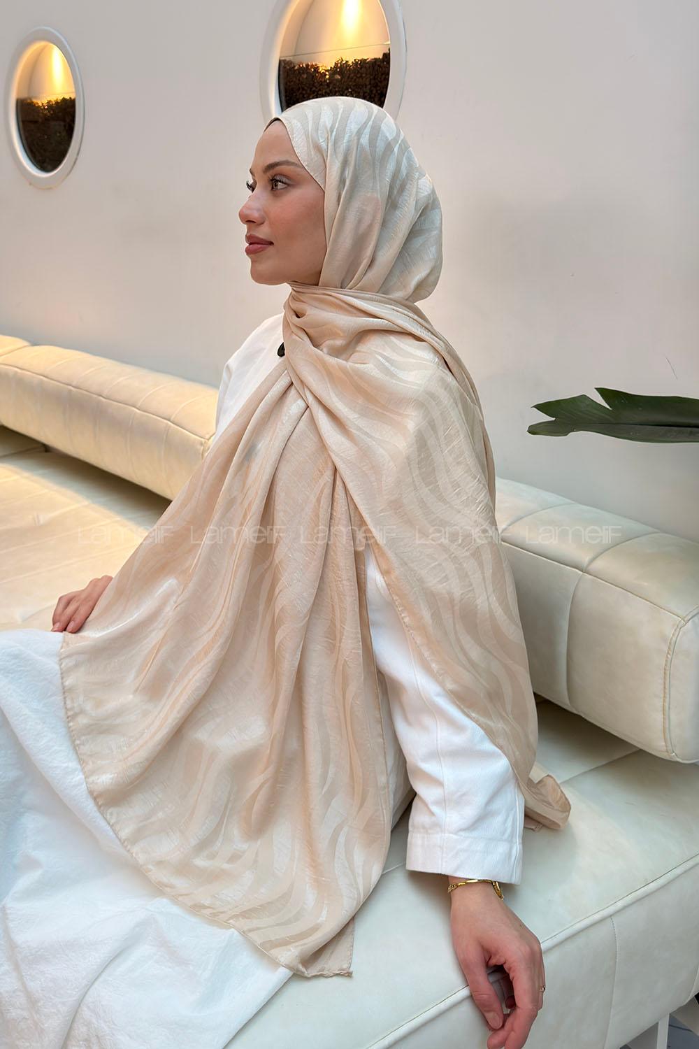 Lamelif  Shine Desen Ayrobin Floş Jakar  Şal Bej