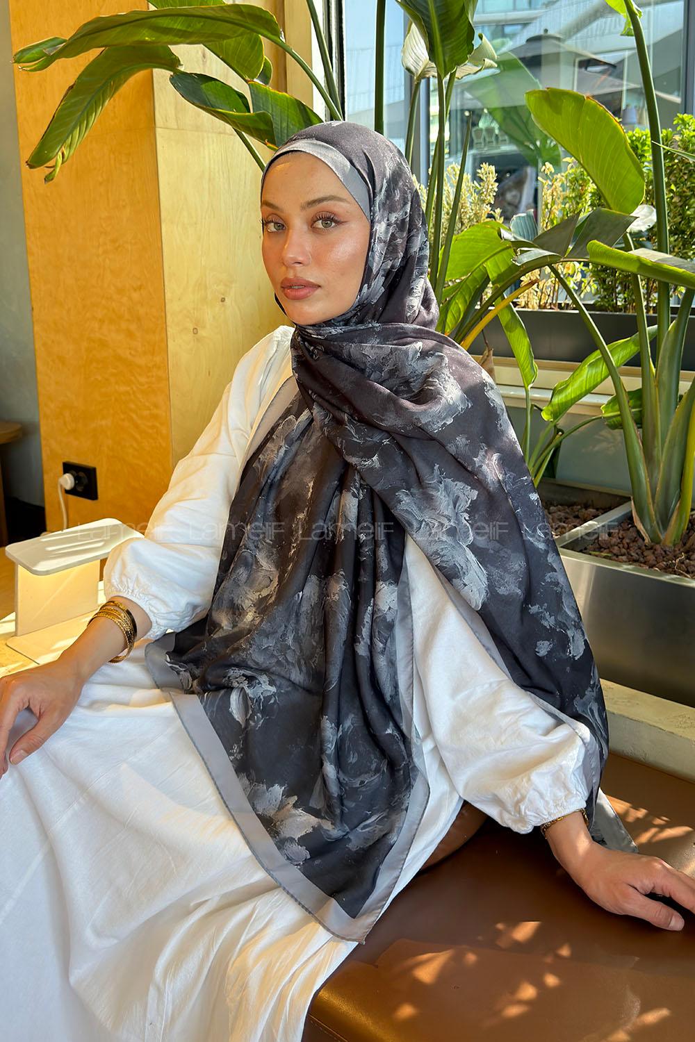 Lamelif Gül Çiçek Desen Lara Soft Şal Siyah
