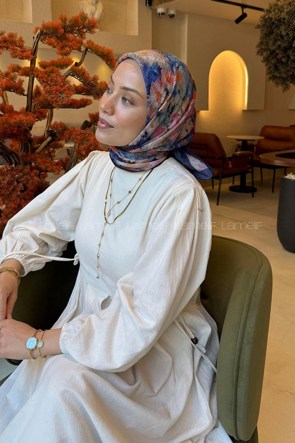 Lamelif Çiçek Desen Bambu Eşarp Lacivert