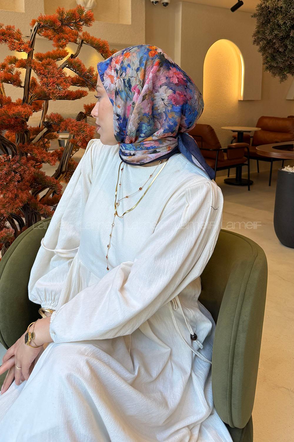 Lamelif Çiçek Desen Bambu Eşarp Lacivert