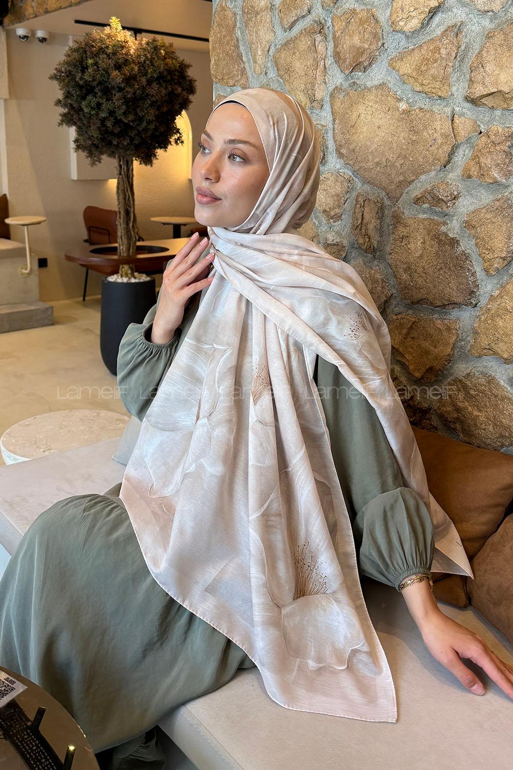 Lamelif Çiçek Desen Lara Soft Şal Bej