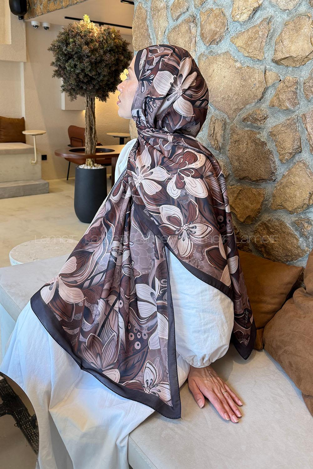 Lamelif Çiçek Desen Lara Soft Şal Siyah Kahverengi