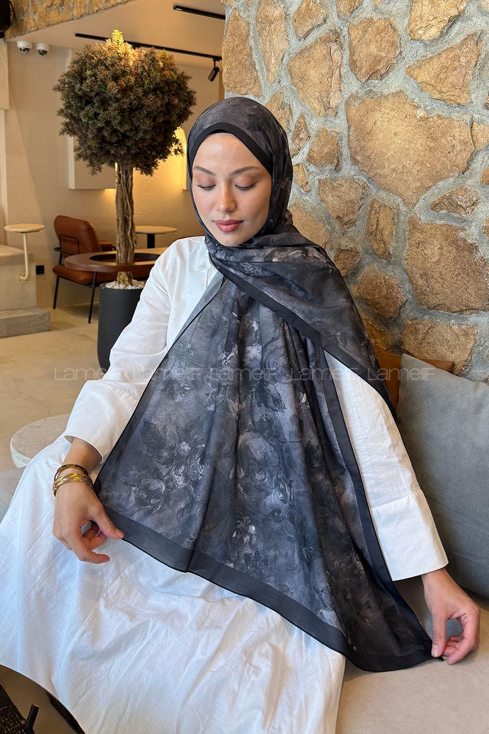 Lamelif Çiçek Desen Lara Soft Şal Siyah