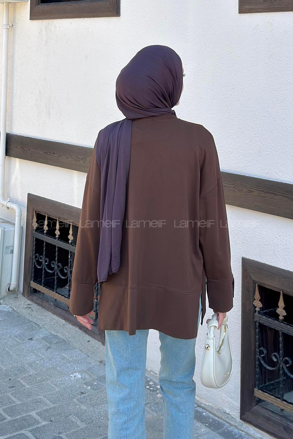 Lamelif Yırtmaç Detaylı Basic Bluz Kahverengi