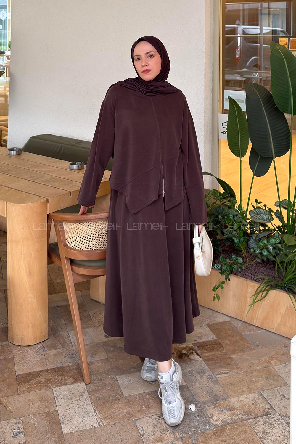 Brown Crew Neck Long Arm With Zipper Pleated Suit