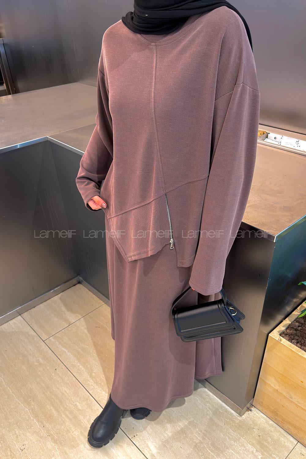 Soft Brown Crew Neck Long Arm With Zipper Pleated Suit