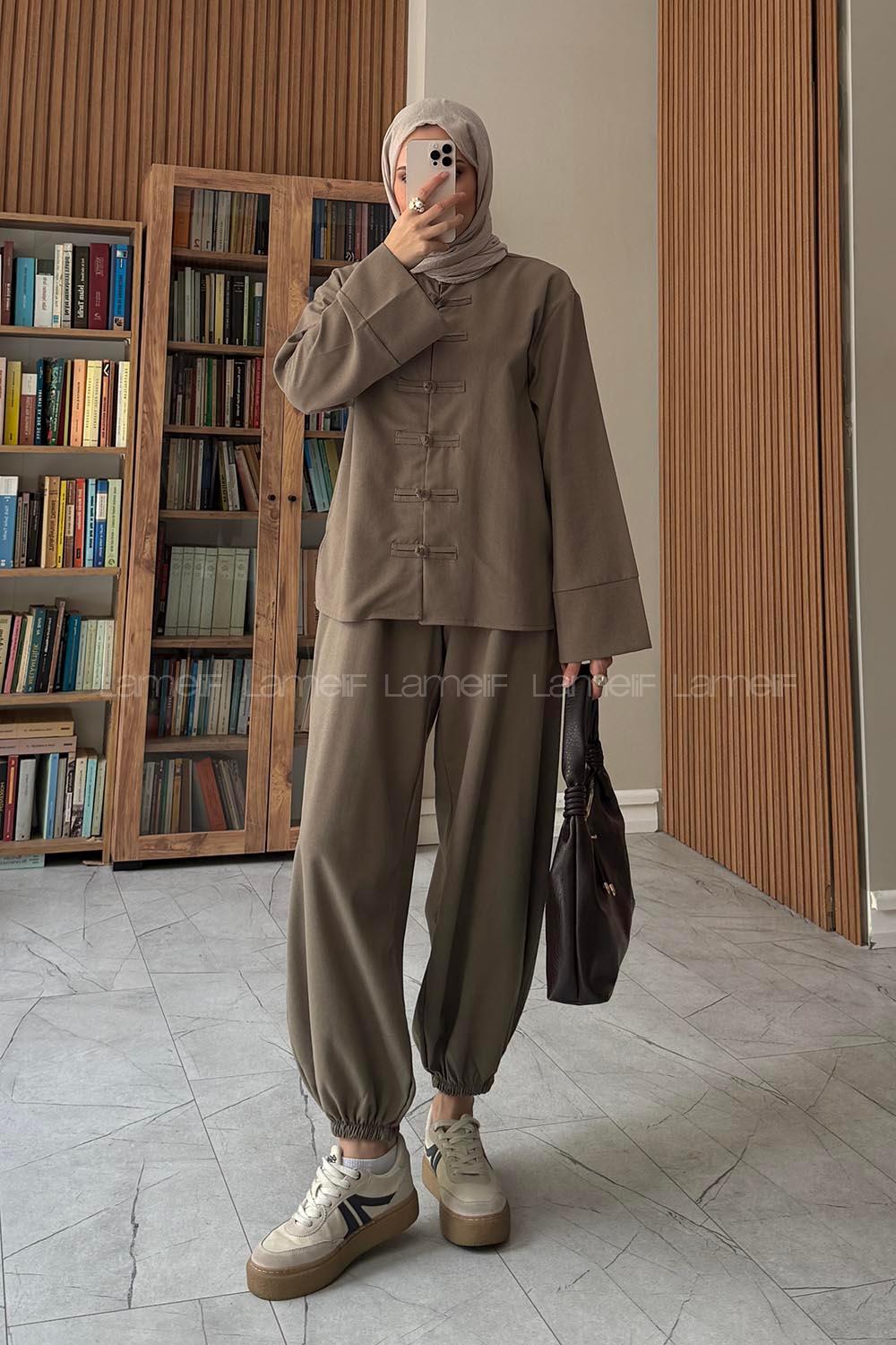 Khaki Crew Neck Long Arm Buttoned Elastic Trousers Suit