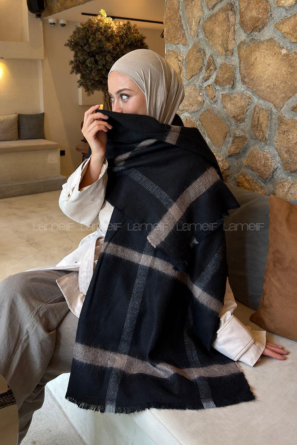 Lamelif Ekose Desen Omuz Şal Siyah Vizon