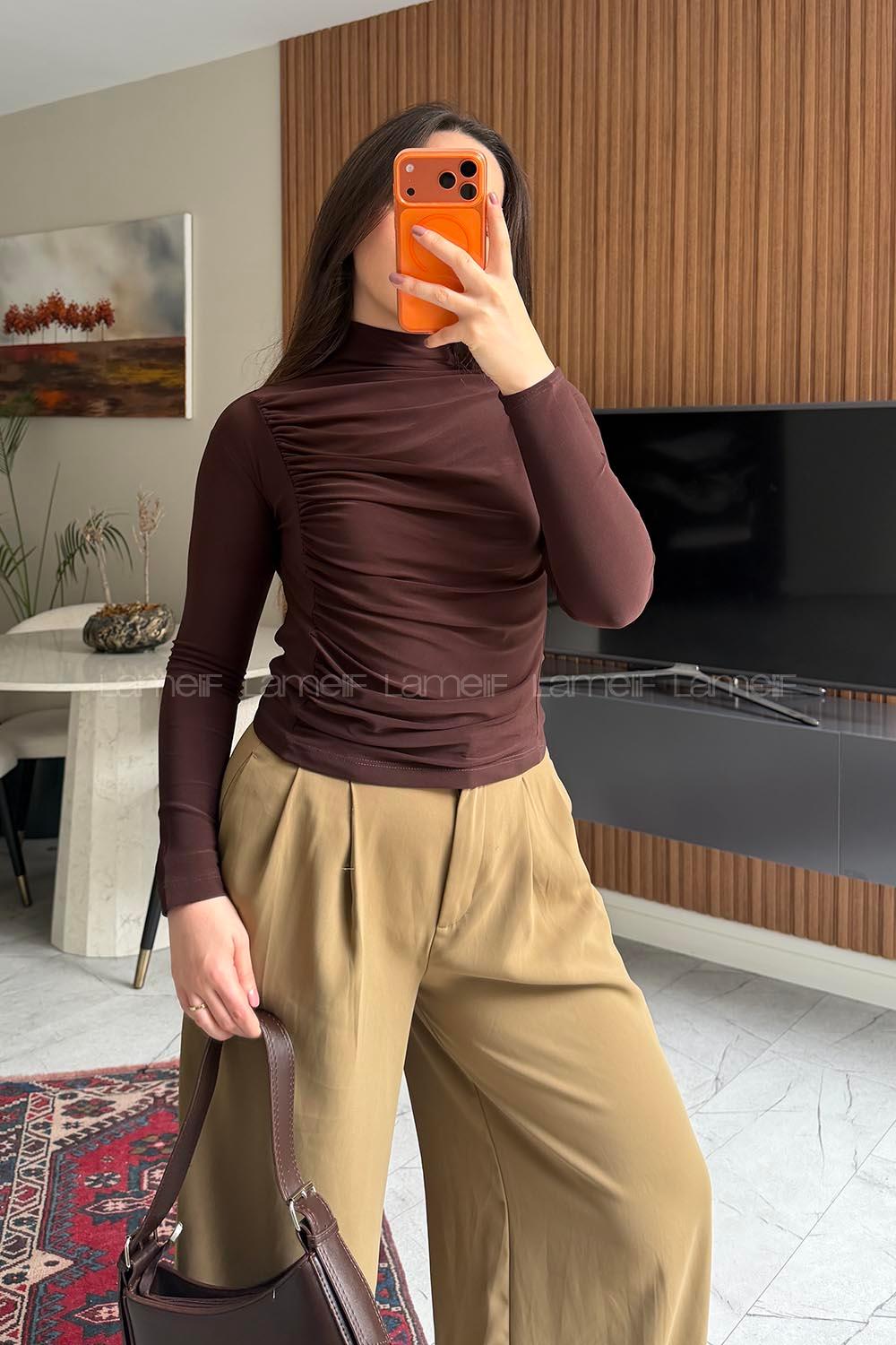 Lamelif Büzgü Detaylı Bluz Kahverengi